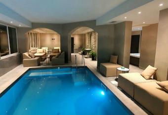 Boutique Hotel Acacia has Balcony rooms