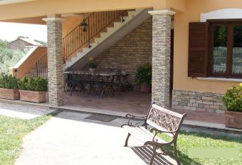 Il Giardino degli Ulivi has Balcony rooms