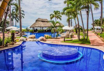 Plaza Pelicanos Grand Beach Resort All Inclusive allows 18 year olds to book a room