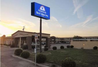 Americas Best Value Inn Hanford allows 18 year olds to book a room