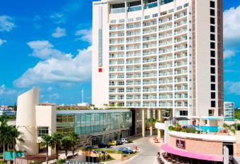 Krystal Urban Cancun & Beach Club has Balcony rooms