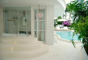 Gravity Eco Boutique Hotel - Adults Only allows 18 year olds to book a room