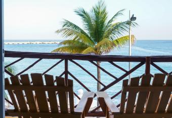 Hotel Boutique Vista del Mar Cozumel allows 18 year olds to book a room