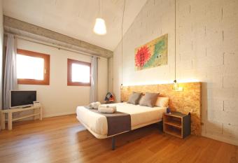Brick Palma - Turismo de Interior allows 18 year olds to book a room