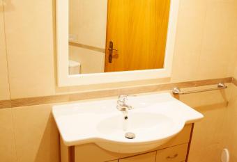 Villa Clara Premium by Sunny Deluxe has rooms with a private hot tub