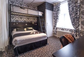 Hotel Du Moulin d Or allows 18 year olds to book a room