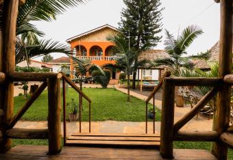 Villa Poa has Balcony rooms