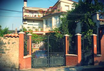 Diana Guesthouse has Balcony rooms
