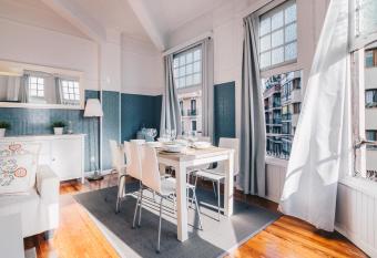 Apartamento Royal allows 18 year olds to book a room