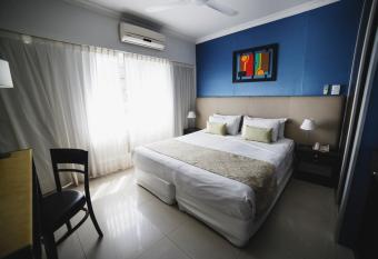 Ker Urquiza Hotel has rooms with a private hot tub