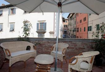 La terrazza di Susanna has Balcony rooms