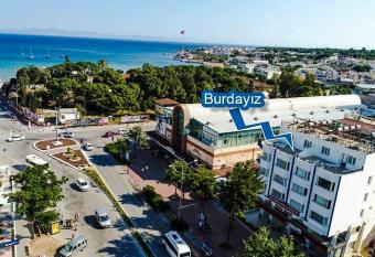 Zeytindali Apart Hotel has Balcony rooms