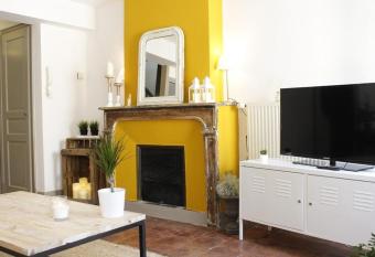 Le relais de la maison Bacou allows 18 year olds to book a room