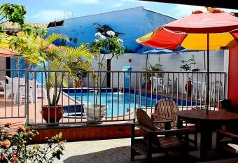 Pousada Maresias Guriri allows 18 year olds to book a room