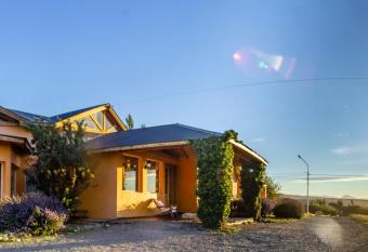 Hostel Inn Calafate allows 18 year olds to book a room