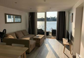 Appartement Du Lac has Balcony rooms