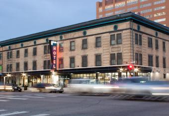 11th Avenue Hostel allows 18 year olds to book a room