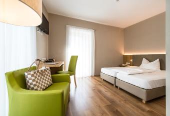 Hotel CampingPark Steiner allows 18 year olds to book a room