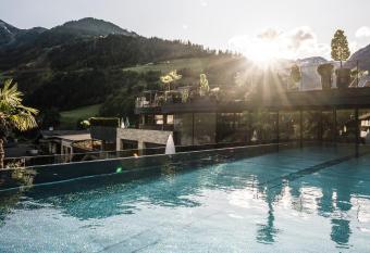 Stroblhof Active Family Spa Resort has Balcony rooms