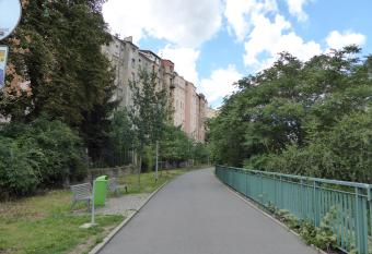 Victoria Design Stays - Apartment Rehorova has rooms with a private hot tub