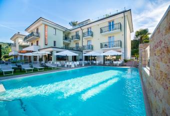 Hotel Eden Garda has Balcony rooms