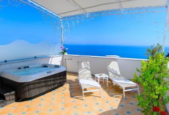 Palazzo Marzoli charme Resort - Small Luxury Hotel has Balcony rooms