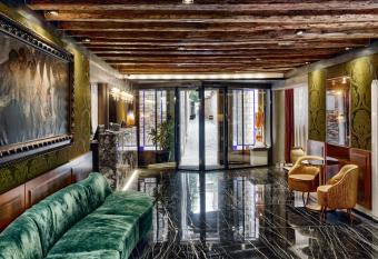 Hotel Bisanzio has Balcony rooms