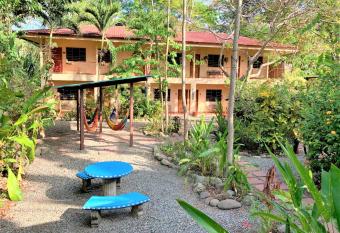 Hotel Tropical Sands Dominical has Balcony rooms