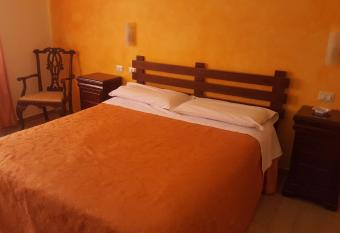 Hotel La Vela allows 18 year olds to book a room