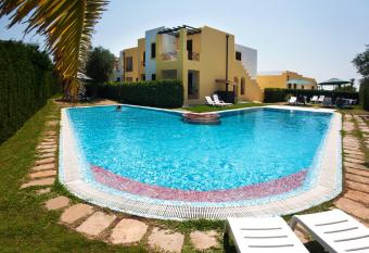 Oasi D Oriente has Balcony rooms