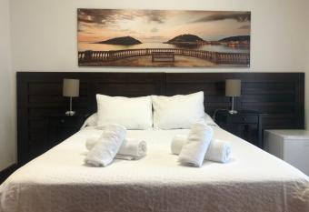 Pensi  n Amara has Balcony rooms