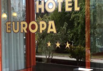 Hotel Europa has Balcony rooms