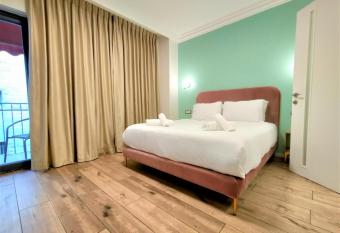 La Perle Hotel allows 18 year olds to book a room