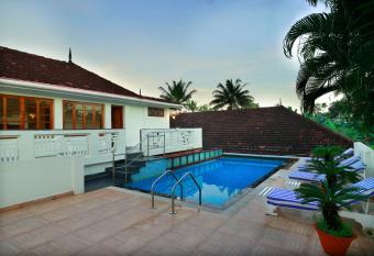 Triveny River Palace has Balcony rooms