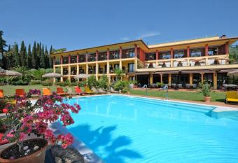 Villa Madrina Lovely and Dynamic Hotel has Balcony rooms