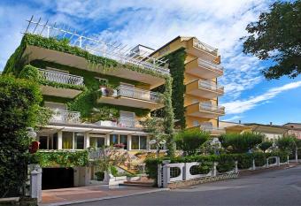 Hotel Marconi has Balcony rooms