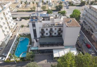 Ferretti Beach Hotel has Balcony rooms