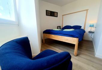 Concept Appar t H  tel - 201 allows 18 year olds to book a room