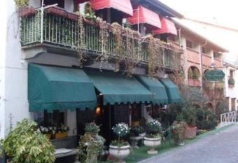 Una Franca Camere Di Charme has Balcony rooms