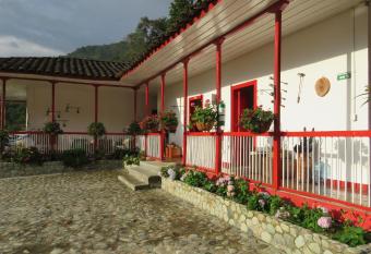La Caba  a Ecohotel - Valle del Cocora has Balcony rooms