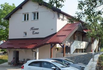 Guest house Ema has Balcony rooms