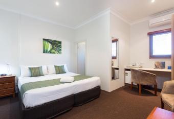 Manly Hotel has Balcony rooms