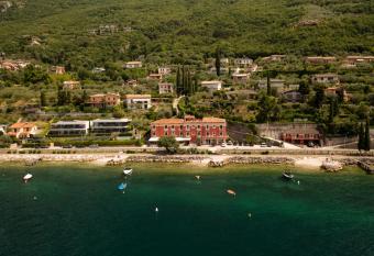 Hotel Menapace has Balcony rooms