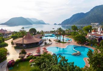 Marti Resort Deluxe Hotel has Balcony rooms