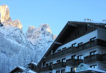 Hotel Nigritella allows 18 year olds to book a room