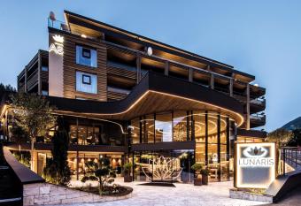 LUNARIS Wellnessresort has Balcony rooms