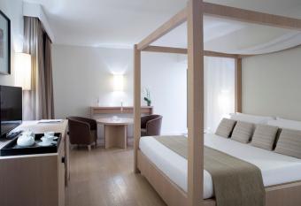 Leonardo Hotel Lago di Garda - Wellness and Spa has Balcony rooms