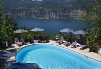 Hotel Querceto Wellness & Spa - Garda Lake Collection has Balcony rooms