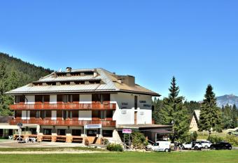 Hotel Cristallo has Balcony rooms