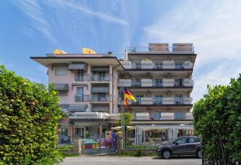 Hotel Residence Villa Marzia has Balcony rooms